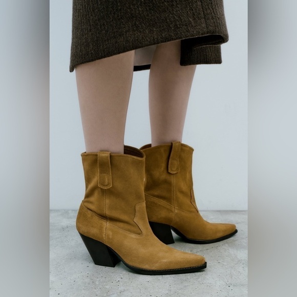 Zara Shoes - ZARA Cowboy Suede Ankle boots 3109/210